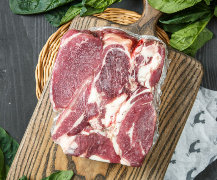 Травяная говядина. Говядина рибай (толстый край). Говядина зернового и травяного откорма. Травяная говядина. Говядина травяного откорма.