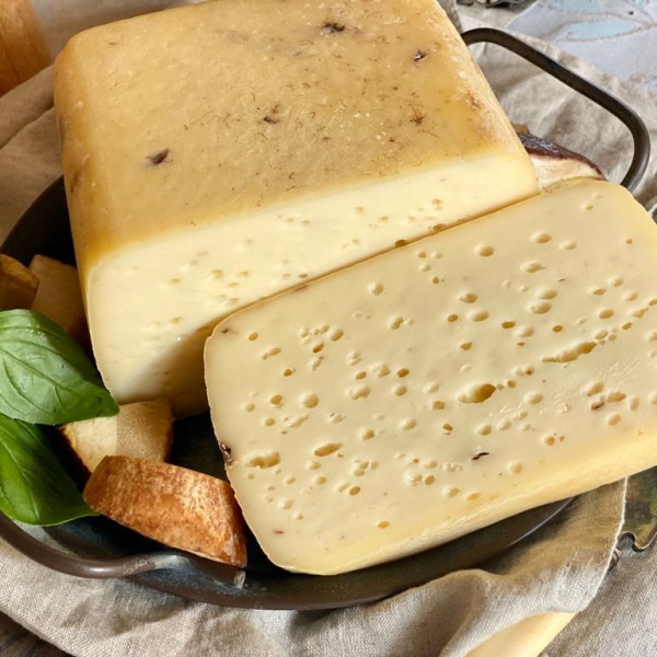 Сыр Вёгельсберг с белыми грибами LA-FERMA