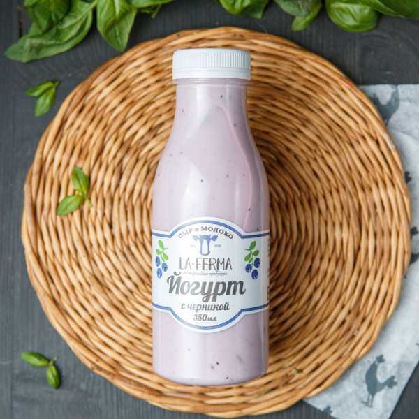 Йогурт фермерский с черникой 3,0-4,5% Йогурт фермерский с черникой 3,0-4,5%