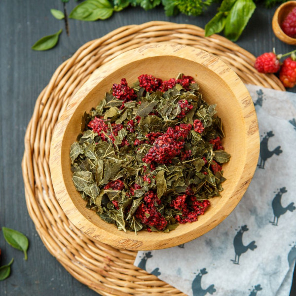 % Чай листовой смородиновый с рваной малиной