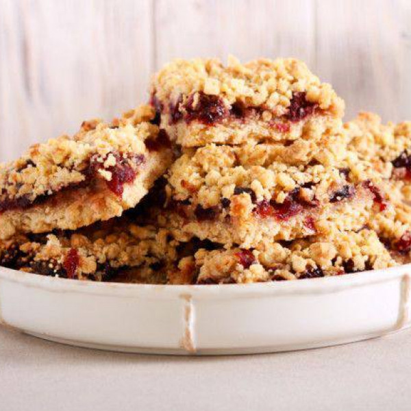 Пирожное песочное клюквенное