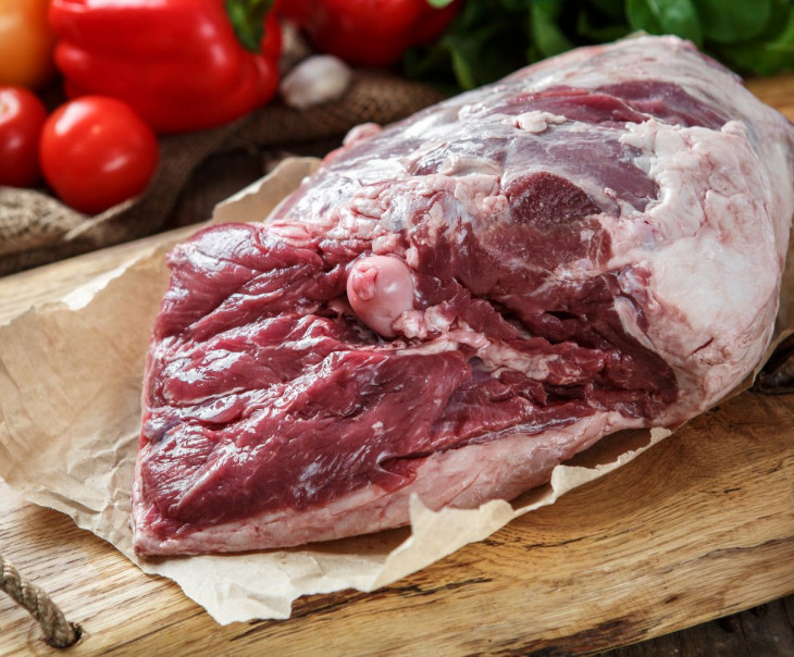 Мир вам ягнятина россия. Баранина нога без кости. Бараний окорок без кости. Баранина лопатка и окорок. Бараний окорок 4.