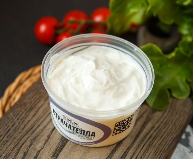 Сыр рассольный страчателла. Страчателла россини. Сыр рассольный страчателла. Страчателла упаковка. Сыр страчателла.